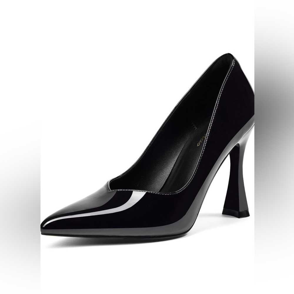 Elegant Black Women's Pumps NIB Sz 9.5